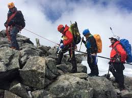 The inscriptions reveal that women and men from all over the world have died on the matterhorn, täschhorn, weisshorn, liskamm, obergabelhorn and. La Hazana De Cinco Montaneros Ciegos En Noruega Busca Nuevos Desafios Vidas Insuperables
