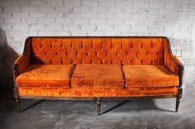 At 12 feet long across the arms this is a statement piece of gran… Automne Vintage Orange Velours Touffetes Canape Canape Etsy Vintage Velvet Sofa Couches For Sale Velvet Tufted Sofa
