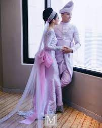 Stunning Couple In Traditional Songket By Cosry Malay Wedding Dress Malay Wedding Wedding Dress Couture