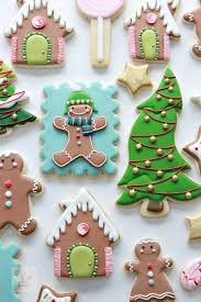 With straw, cut small hole at top of each for ribbon. Royal Icing Cookie Decorating Tips Sweetopia