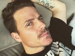 Dani Martín se convierte en “el hombre pellejo” en su última foto