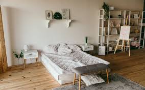 Arti dari mimpi atap kamar bocor melambangkan gangguan dan pengaruh emosional yang tidak diinginkan dalam hidup kamu. 7 Tips Atasi Bau Apek Dan Lembab Pada Kamar Tidur Udara Segar Tidur Pun Nyaman