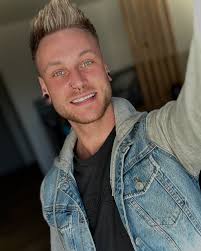 Kev Kev (@kevderkev) • Facebook