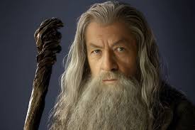 Эта история случилась с моим школьным приятелем Алексеем. Она произошла ещё  когда порядка не было на жд вокзалах и аэропортах. Алексей спокойно ждал  пересадку в зале ожидания. Ожидать было недолго — 18