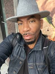 LGBTQ-friendly roommate wanted in Burbank