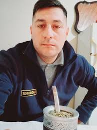 Buenos dias gente linda !!!! Como amanecieron en este hermoso y bastante  fresco lunes..... Un lunes ideal para quedarse en la cama bien tapado 😁😁  pero bueno hay que salir a seguir