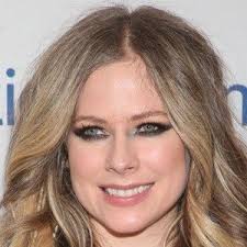 She made her 45 million dollar fortune with complicated, girlfriend. Avril Lavigne Bio Family Trivia Famous Birthdays