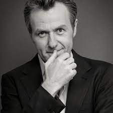 Tegner og programleder, og generelt svak for ubeskyttede titler. Fredrik Skavlan On Twitter Ready For Sia Tomorrow With The Wonderful Lenadunham On Nrk And Svt Skavlan Eagertoplease Http T Co Dzwezfaqj5