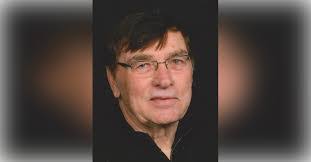 Bruce Strom's Instagram, Twitter & Facebook