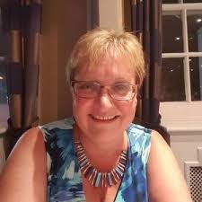 Mandy Marlow's Instagram, Twitter & Facebook