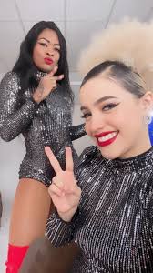 Nuestra morena de fuego y nuestra muñequita de porcelana Wendy Castro y  Natalia Díaz