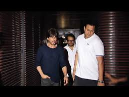 Spotted Bollywood King Shahrukh Khan At Estella Restaurant In Juhu Mumbai Youtube Bespaar tot 75% hoteltarieven starten bij usd € 26. estella restaurant in juhu mumbai