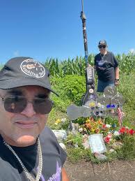 The Day the Music Died Memorial🎸🎸🎸 DEATH: 3 Feb 1959 Clear Lake, Cerro  Gordo County, Iowa, USA🇺🇸 MONUMENT: Buddy Holly Crash Site Clear Lake,  Cerro Gordo County, Iowa, USA🇺🇸