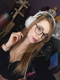 A Spider-Man with 2 Lightsabers would be totaly sick! Right? May be, one  day I will creat a Spider-Man x Star Wars cosplay . Would this be a great  idea?🤣 What do