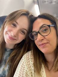 NYC has always been one of my favorite places to visit…and it's always so  much better when we visit around Christmas 🎄 We went for a short 2 night  trip the first