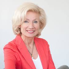 Prof. Dr. Julia Lehner