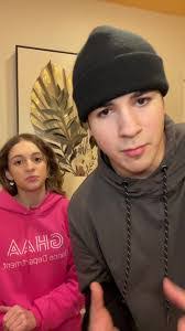 Carrie Diffenderfer's Instagram, Twitter & Facebook