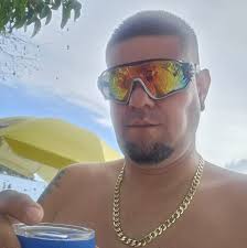 Esta foto dice mucho, obviamente la gente ve que LeBron y compañía ganó el  torneo pero, Maxwell Lewis jugador de Lakers que ni toca cancha está en una  opción de jugador de