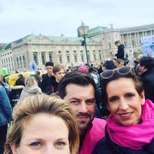 Was die pflege angeht, attestierte sie bund und ländern versagen. Als Baldige Mutter Von 3en Heute Beate Meinl Reisinger Facebook