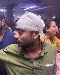 Akanksha Singh of Uttar Pradesh got 720 marks in 720 and got second place  in NEET due to his age less than Shoaib Aftab (who has brought so many  marks) in the