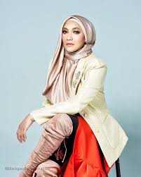 Kemelut rumahtangga ziana zain dan suami, armin zaharin mula menjadi bualan hangat selepas armin didakwa di mahkamah majistret shah alam selepas 20 tahun berumahtangga, ziana zain pada 3 april lalu dilapor memfailkan penceraian di mahkamah syariah shah alam selepas suami. Anak Belum Sedia Bukan Ziana Zain Yang Halang Jumpa Bekas Suami Gosip Tempatan Gosip Forum Cari Infonet