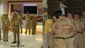 Sebenernya ini telat banget kalau nulis tentang resign. Saat Orang Lain Berjibaku Daftar Cpns Pria Ini Pilih Resign Dari Asn Dengan Alasan Mulia Salut