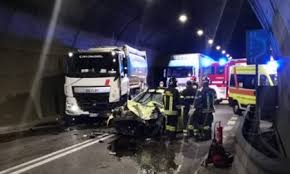 Autocisterna va a fuoco, morti due camionisti. Incidente Mortale In Galleria Code Sulla Sp510 Tra Sulzano E Iseo Prima Brescia