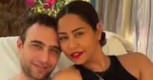 يا حبيبي كل حاجة بحبها حبيتها بيك. Yfp0vjb4aiju M