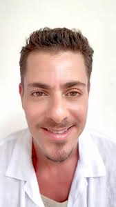 Está no ar o clipe “Pairará”, de @filipetoca, que tive o prazer de escrever  e dirigir. Agradeço de coração a todos que embarcaram nessa aventura, foi  suado mas valeu a pena! Este