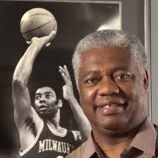 Oscar Robertson's NBA Lifetime Achievement Award is a healing moment.