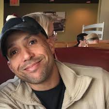 How to operate the live well