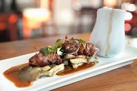 Braise De Ris De Veau Au Vin Blanc Et Champignons Pleurotes Metro Recipe Eat Food Fancy Salads