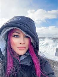 Paula Geier's Instagram, Twitter & Facebook