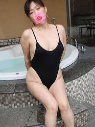 ゆり】54歳素人熟女 エッチな水着ショット  023-024 - 美しい人妻熟女