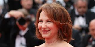 Fille d'un couple d'artistes peintres, elle grandit dans le quartier de montparnasse à paris. Nathalie Baye Hospitalized For Bronchopulmonary Infection Teller Report