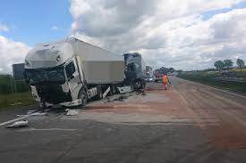 Sobald ein fahrzeug in einem unfall verwickelt war zählt es zu einem unfallfahrzeug. Lkw Horror In Thuringen Mann Tot Stau Und Sperrungen Auf A4 A9 Und A71 Thueringen24 De