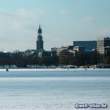 View deals for novotel hamburg city alster, including fully refundable rates with free cancellation. Foto Spaziergang Auf Der Alster Hamburg Welt Atlas De