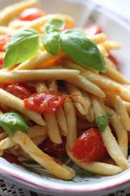 Perché #innovazione non è solo #tecnologia. Buona Domenica Filei Calabresi Al Pomodoro Pasta With Tomatoes Italian Recipes Pasta Pomodoro Pasta Dishes