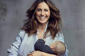 In gala erzählt sie, wer die windeln seitdem konzentriert sich nazan eckes, 38, ganz aufs mamasein und die gemeinsamen stunden an. Nazan Eckes Im Mama Interview Meine Familie Ist Jetzt Komplett Gala De