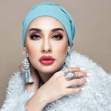 Micheal ang senada dengan zarina anjoulie artis menghina netizen. Zarina Anjoulie Women Jewelry Jewelry Septum Ring