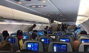 Brooklyn Mother Traveling With Six Children Forced Off Jetblue Flight When Her 2 Year Old Daughter Wouldn T Wear Mask Flight Attendant Jetblue Wear Mask