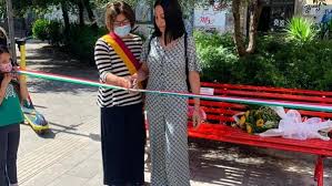 Queste le parole della madre di desirée mariottini, che ha commentato quanto la madre ha anche affermato che desirée negli ultimi tempi era cambiata e il suo comportamento iniziava a preoccupare. San Lorenzo In Piazza Dei Campani C E Una Panchina Rossa E Dedicata A Desiree Mariottini