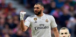 Benzema grew up with eight other siblings in bron (suburb of lyon) and is s the third youngest in the family. Karim Benzema Net Worth Great In Sports