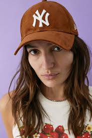 Corduroy Yankees Brown Hat New Era 9FORTY NY Yankees Brown Corduroy  Baseball Cap Urban