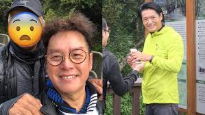 Chow yun fat net worth 2020 wiki married family wedding salary siblings from celebritypictures.org stephen chow was born in hong kong on 22 june 1962 to ling po yee (凌寶兒), an alumna of guangzhou normal university, and chow yik sheung (周驛尚), an immigrant from ningbo, zhejiang. Netizens Are Shocked At How Much Older Chow Yun Fat 65 Looks In His Selfie With Alan Tam 70 8 Days