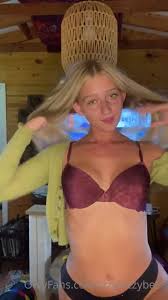 Just peachy - Porn Videos & Photos - EroMe