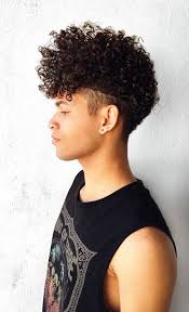 Pin Em Cortes De Cabelo Masculino Men Hair Style Em alguns casos, esse corte de cabelo acaba formando o estilo bagunçadinho também funciona muito bem nos cortes de cabelo cacheado para meninos. pin em cortes de cabelo masculino men