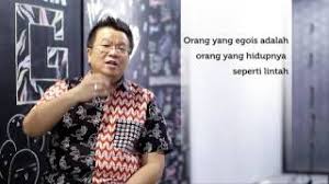 Selalu merasa paling baik dan paling benar diantara yang lainnya. Peribahasa Mementingkan Diri Sendiri Cute766