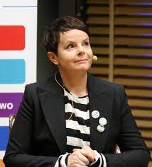 Dziennikarka hanna lis, która od niedawna prowadzi panoramę i bloga w portalu swojego męża. Karolina Korwin Piotrowska Wikipedia Wolna Encyklopedia