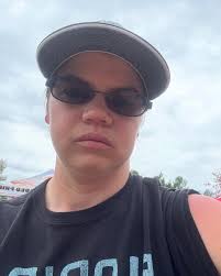 Lilac Festival · 4.3M threads